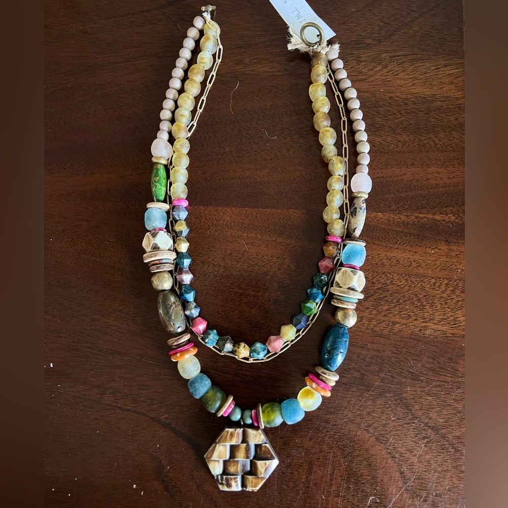 NWT Twine & Twig Layered Pendant Necklace